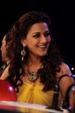 Sonali Bendre on the sets of India_s Got Talent in Filmcity, Mumbai on 17th Sept 2011 (37).JPG